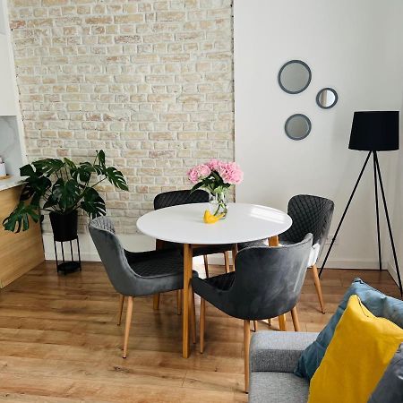 The Right Coast Apartment With Free Private Parking Riga Bagian luar foto