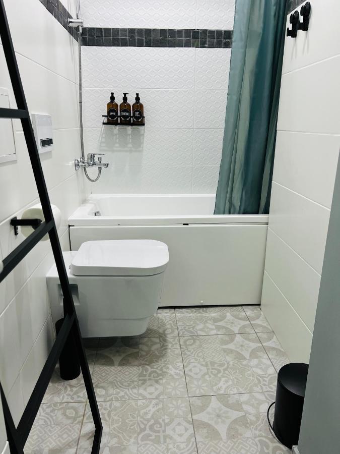 The Right Coast Apartment With Free Private Parking Riga Bagian luar foto