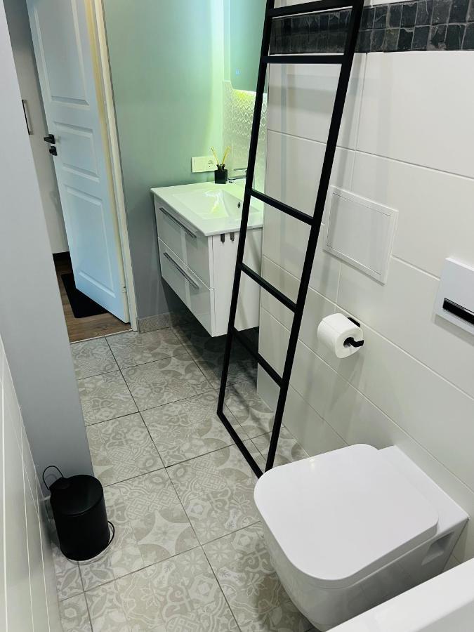 The Right Coast Apartment With Free Private Parking Riga Bagian luar foto