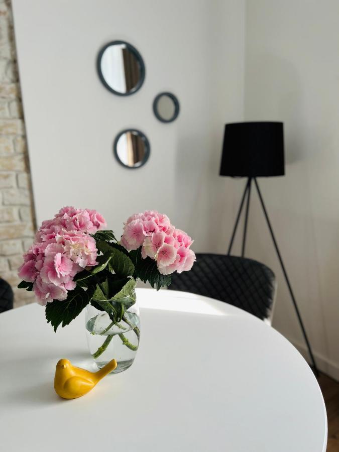 The Right Coast Apartment With Free Private Parking Riga Bagian luar foto